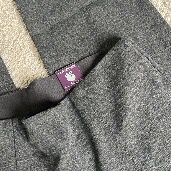 Gloria Vanderbilt | Ponte Knit Straight Leg Pants - Picture 2 of 7